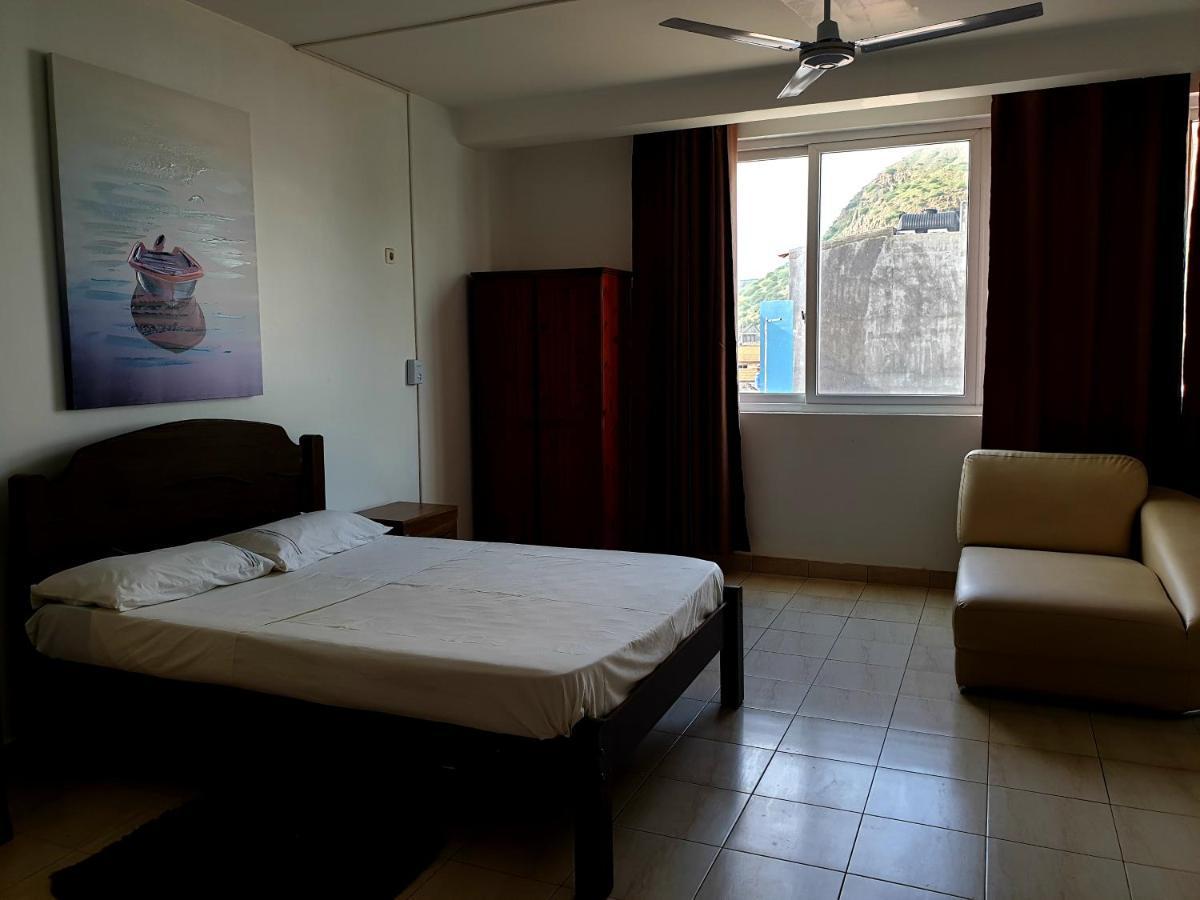 Guest House Mangui Baxu Rooms & Apartment Tarrafal  Exterior foto
